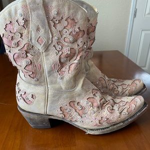 Corral Snip Toe Boots